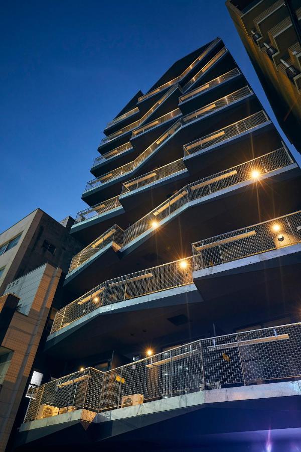 Апартаменты Montana Flat Yebisu Осака Экстерьер фото
